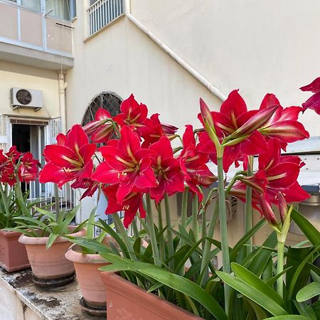 Appartamento Il Giglio Rosso Napoli Esterno foto