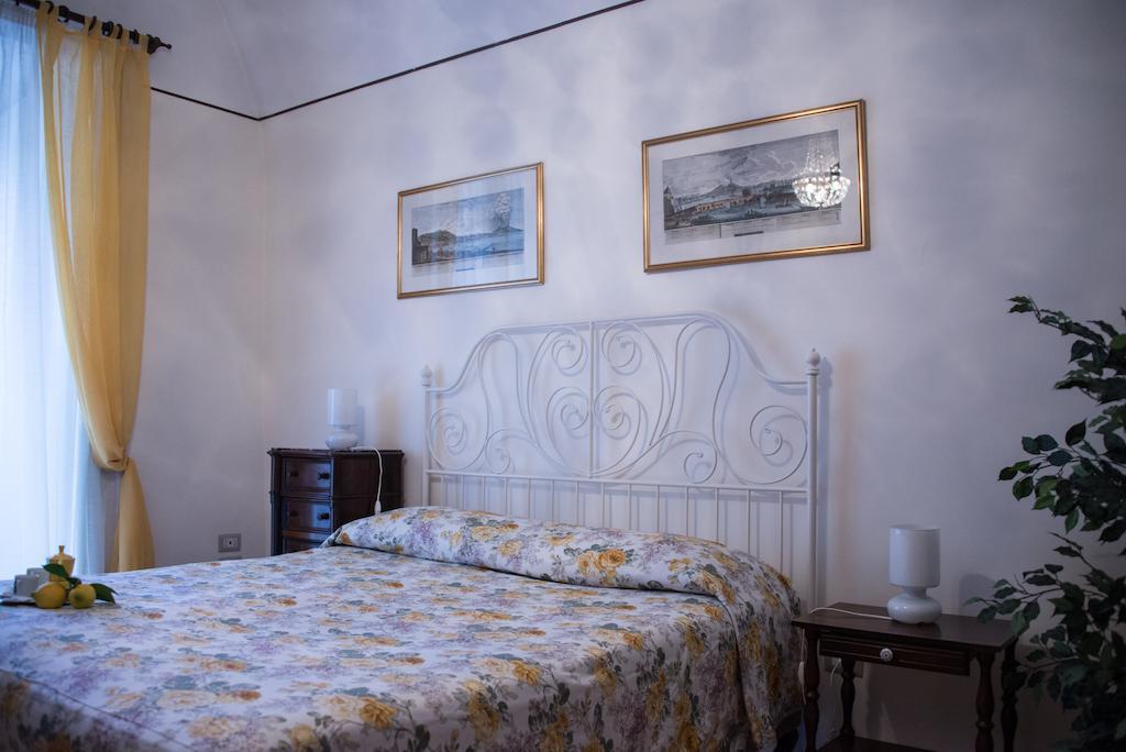Appartamento Il Giglio Rosso Napoli Camera foto
