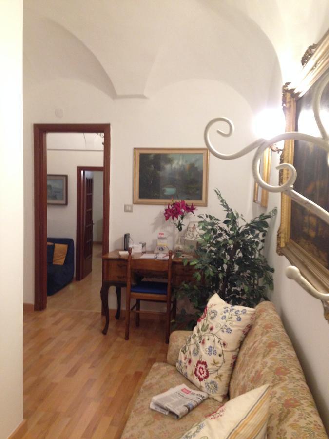 Appartamento Il Giglio Rosso Napoli Esterno foto